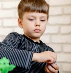 OTİZMLİ ÇOCUKLARDA PSİKOLOG DESTEĞİ